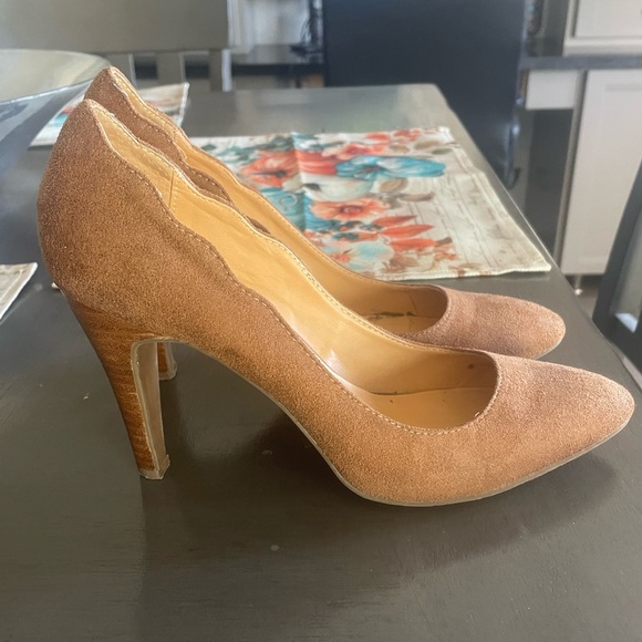 Crown Vintage Shoes - 💙 4 for 30 💙 Suede Pumps